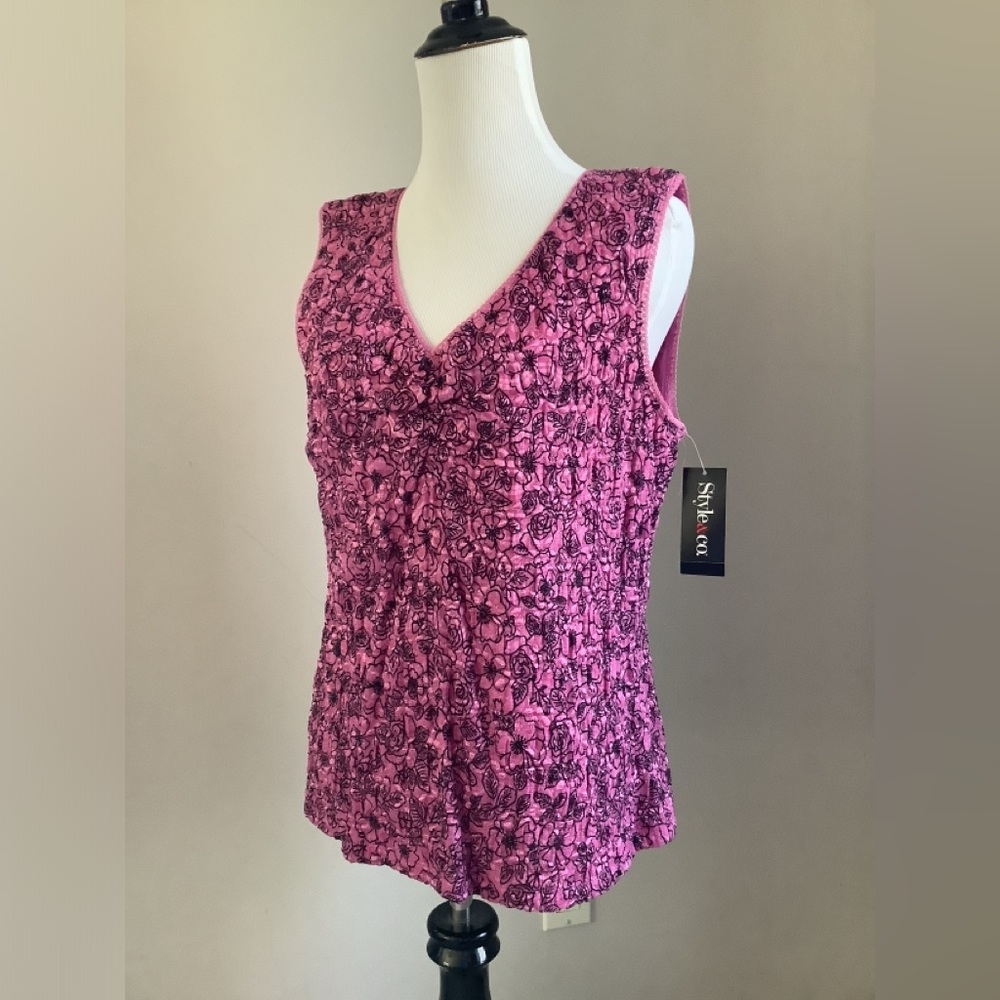 Pink/black stretch sleeveless top NWT Large